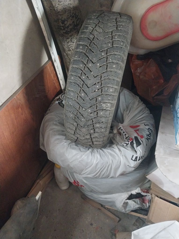 Зимные 4 пакрышка R16