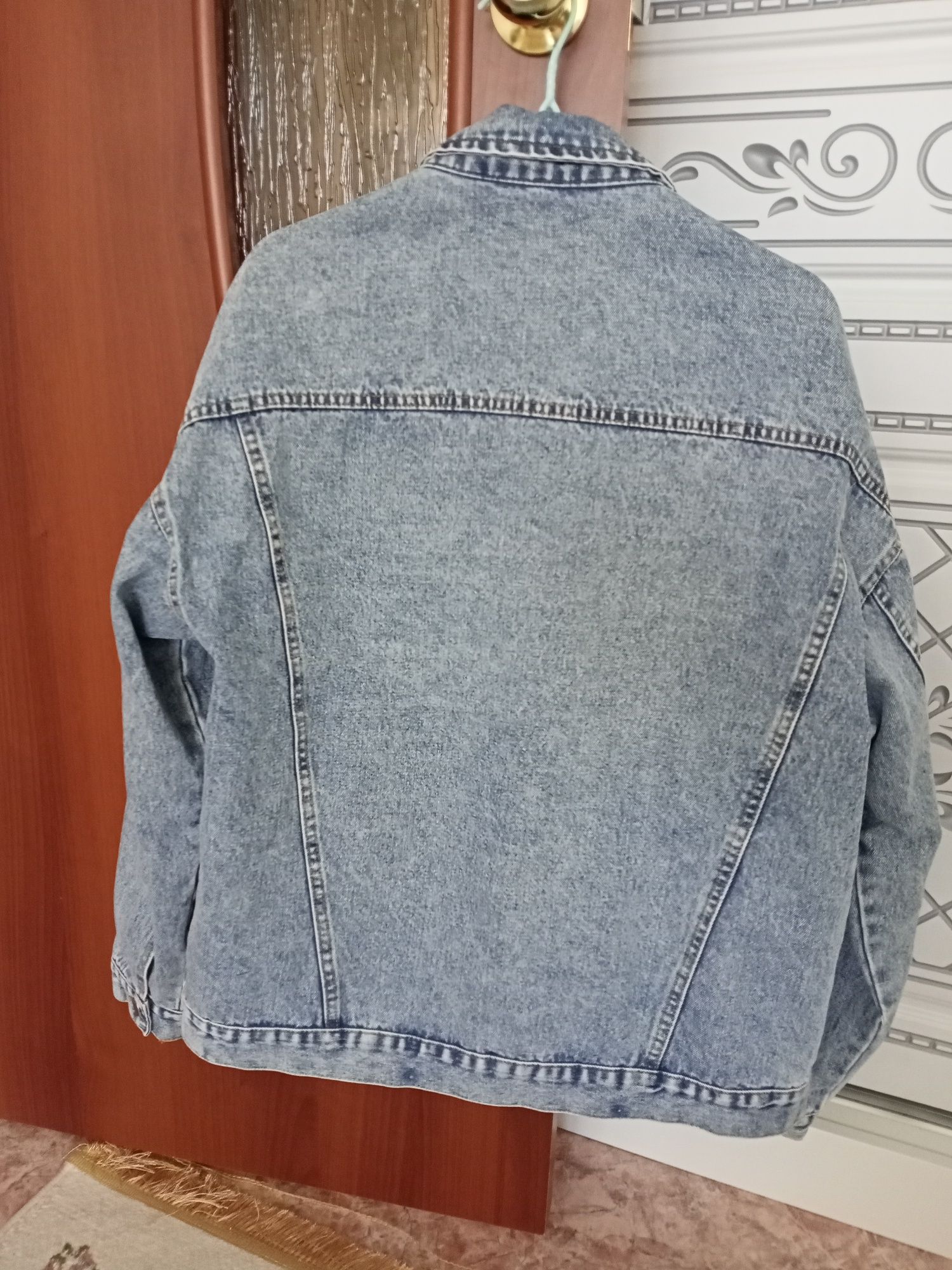 Продам женскую джинсовку