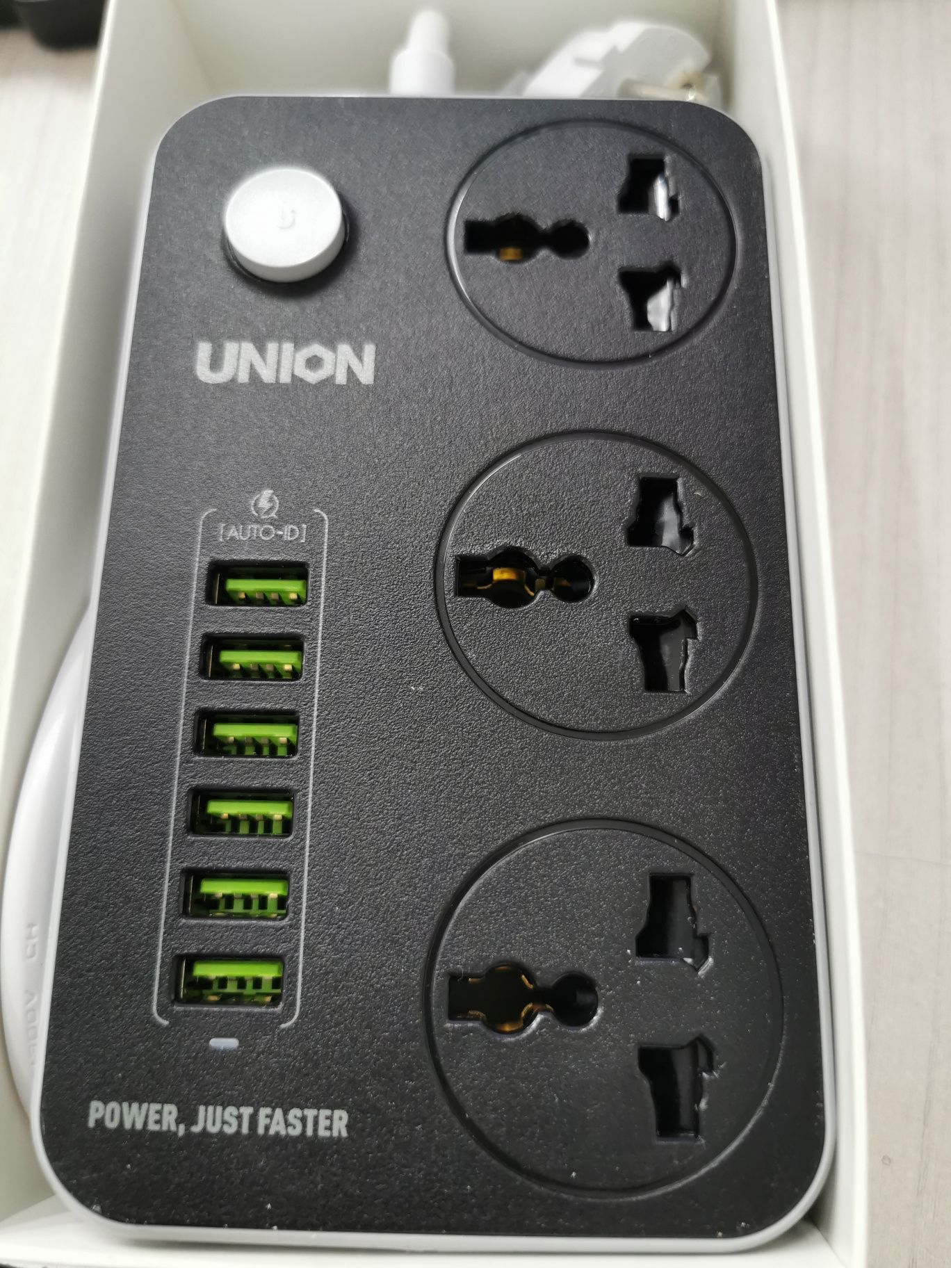 Сетевой фильтр Union 3 роз + 6 usb (евростандарт без заземления)