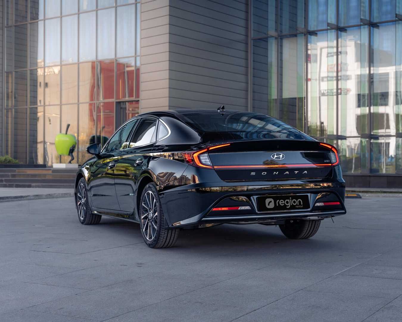Посуточная аренда автомобиля без водителя Hyundai Sonata