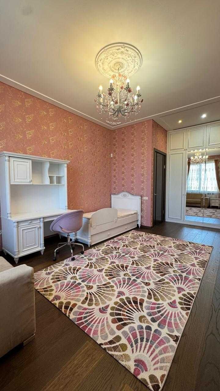 4-комнатная квартира · 205 м² · 6/6 этаж, Чайковского 149
