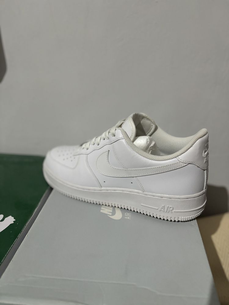 Кроссовки Nike Air Force 1