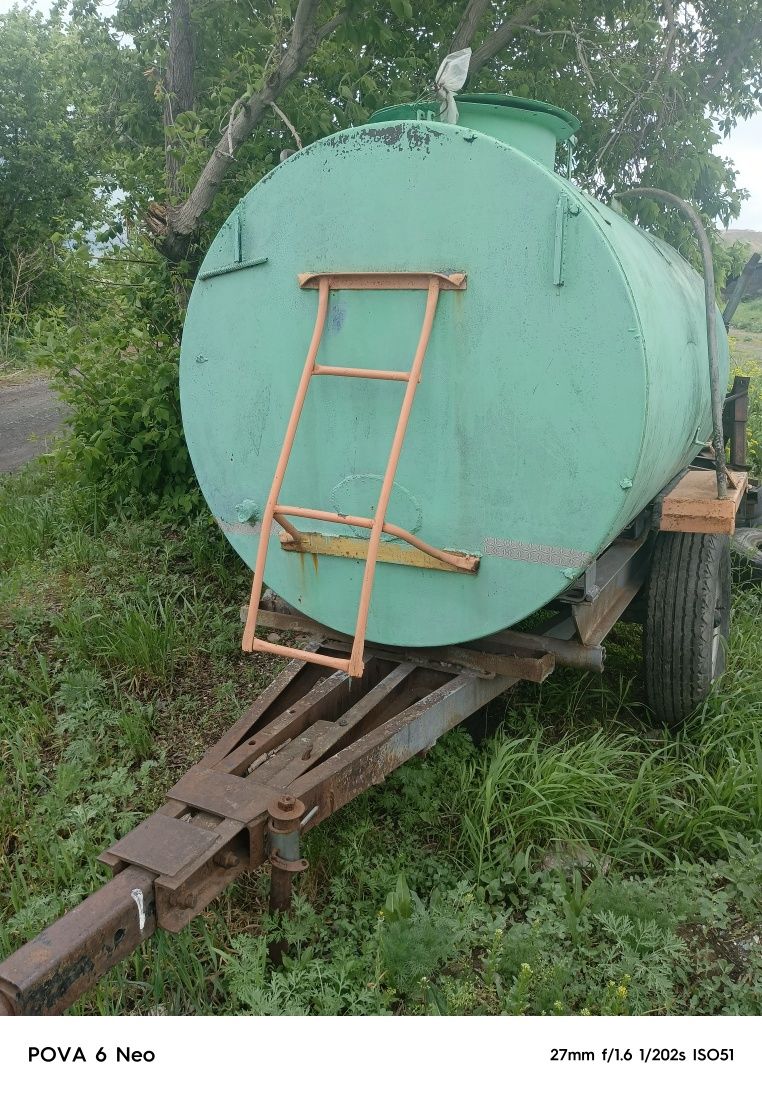 Трактор Т40, фреза, плуг, культиватор, ковш, 2 бочки на колесах