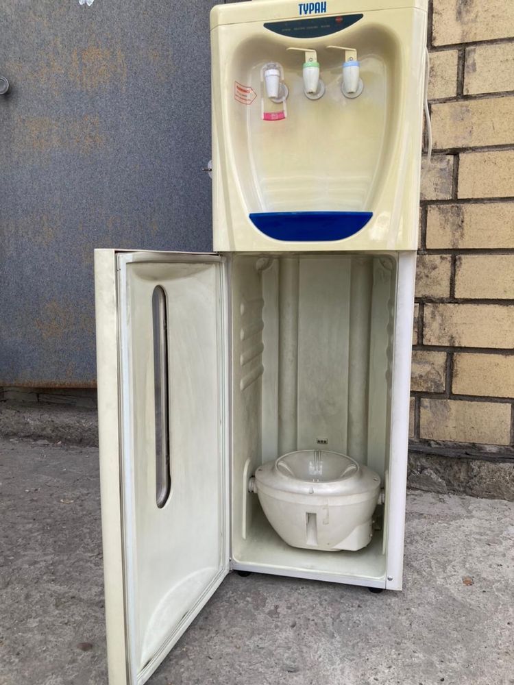 Продам куллер, в рабочем состоянии, цвет белый, б/у