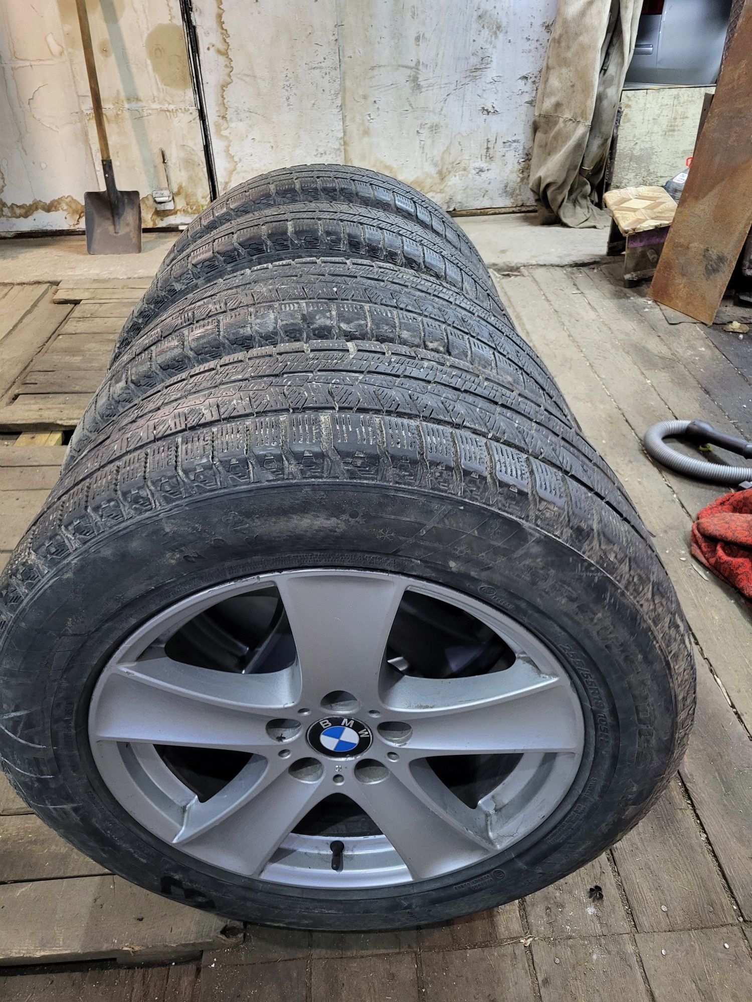 Продам диски с резиной стояли на BMW X5 E70 255/55/18