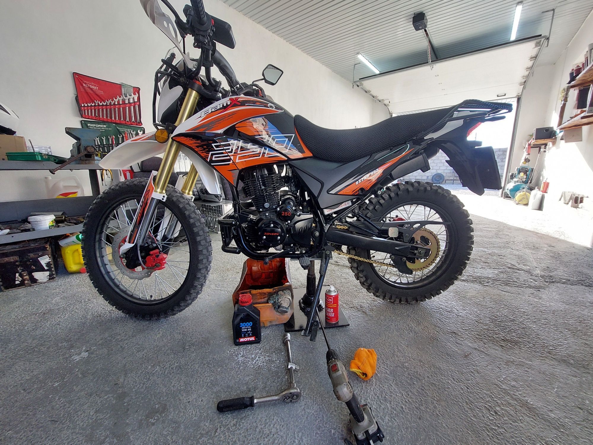 Продам Мотоцикл BAMX250
