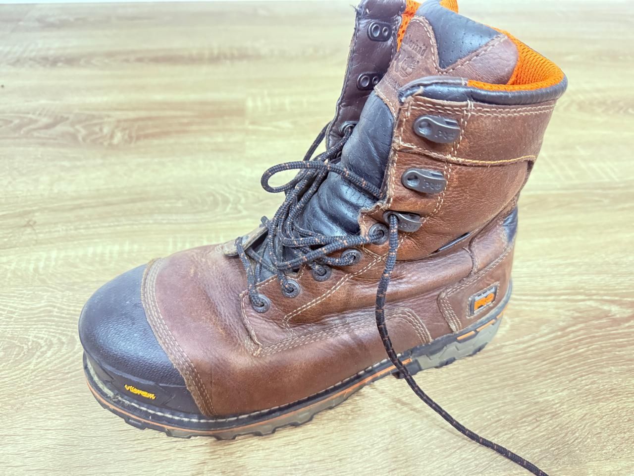Продаю оригинальные ботинки Timberland (2 пары), размер 44