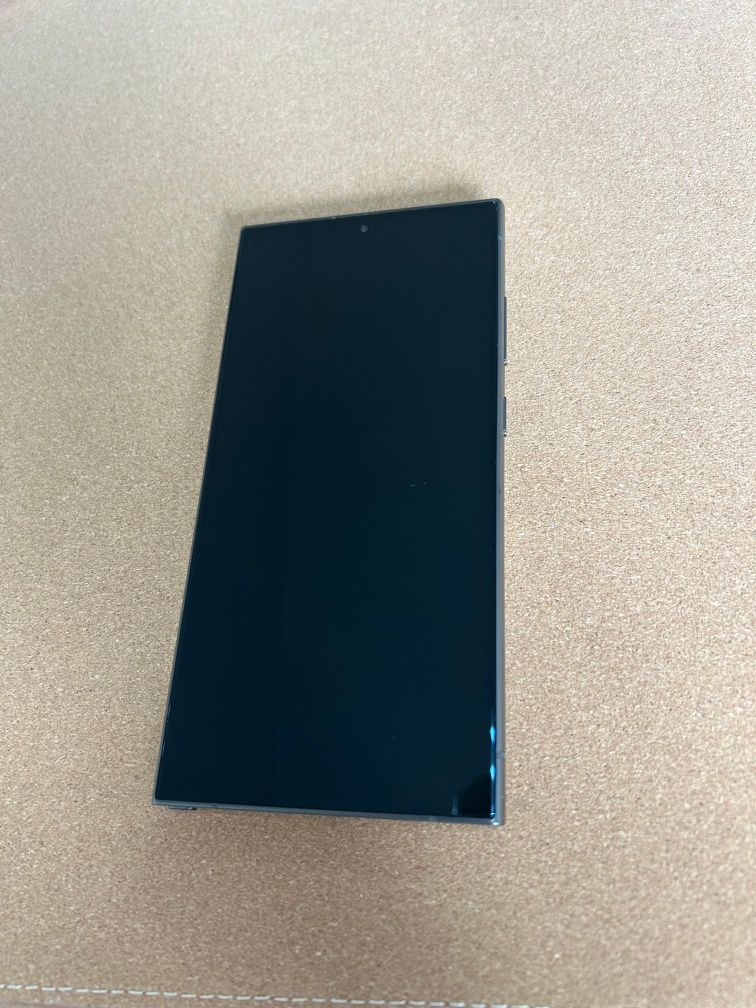 Продам или обменяю Samsung Galaxy S24 ultra 256gb