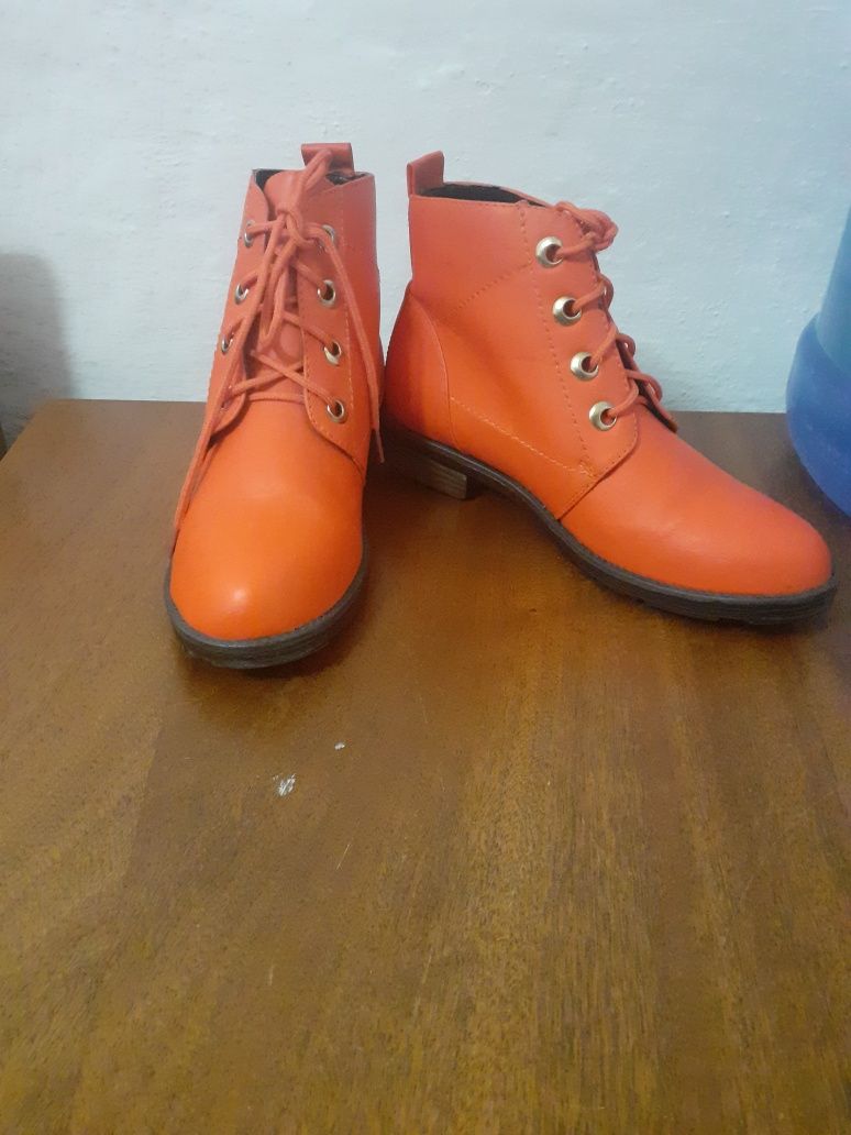 Продам осенние сапожки