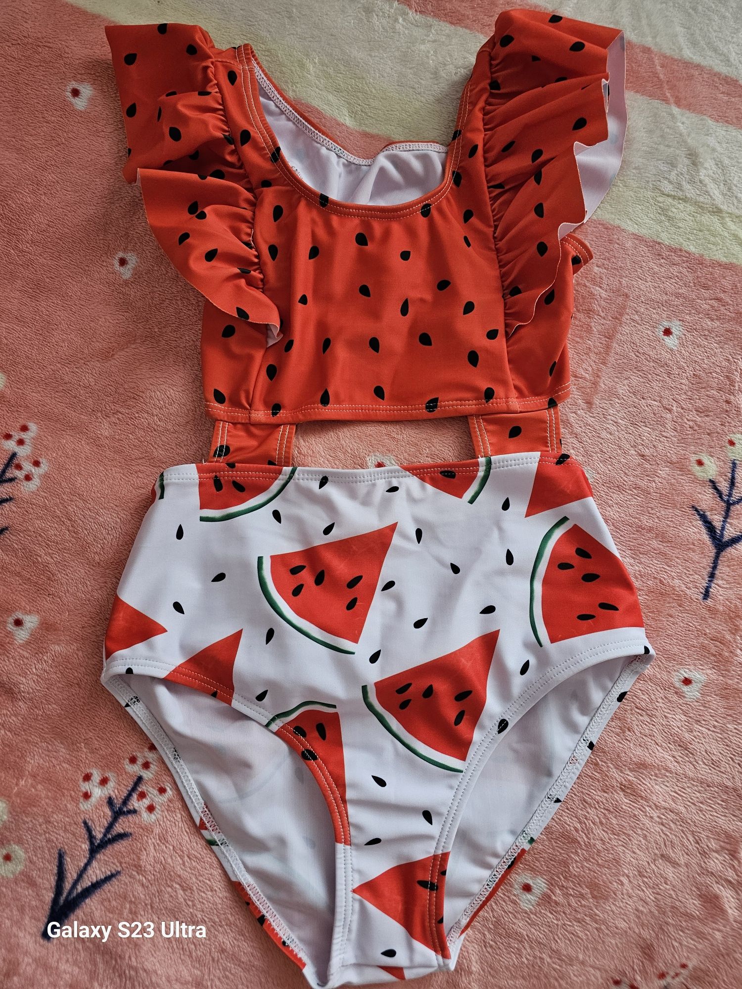 Продам купальник на девочку