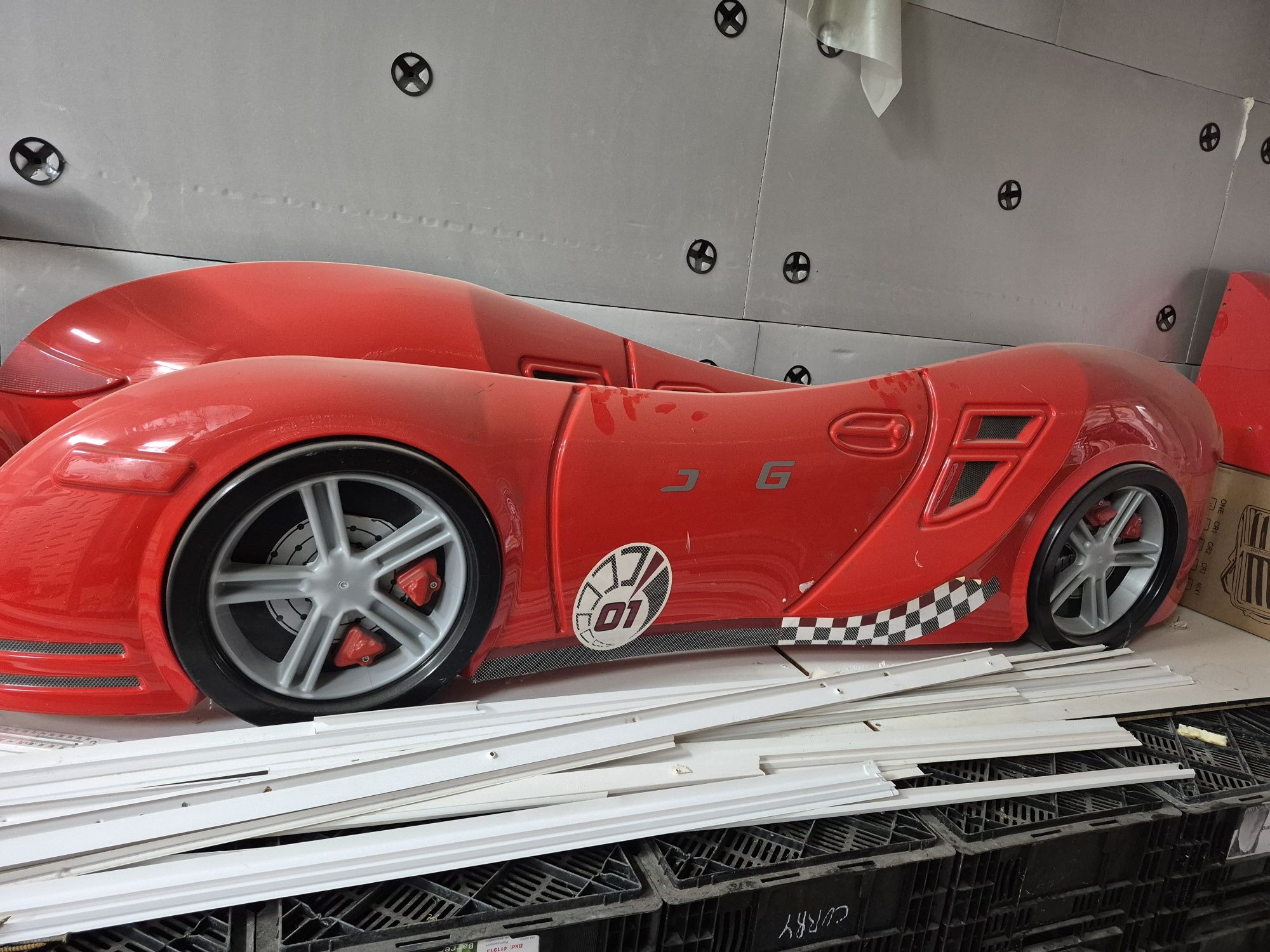 Продам детскую кровать без матраца