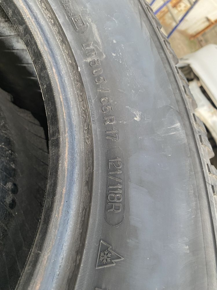 Комплект всесезонные шины 305/65/17 305/65R17 BFGoodrich A/T.