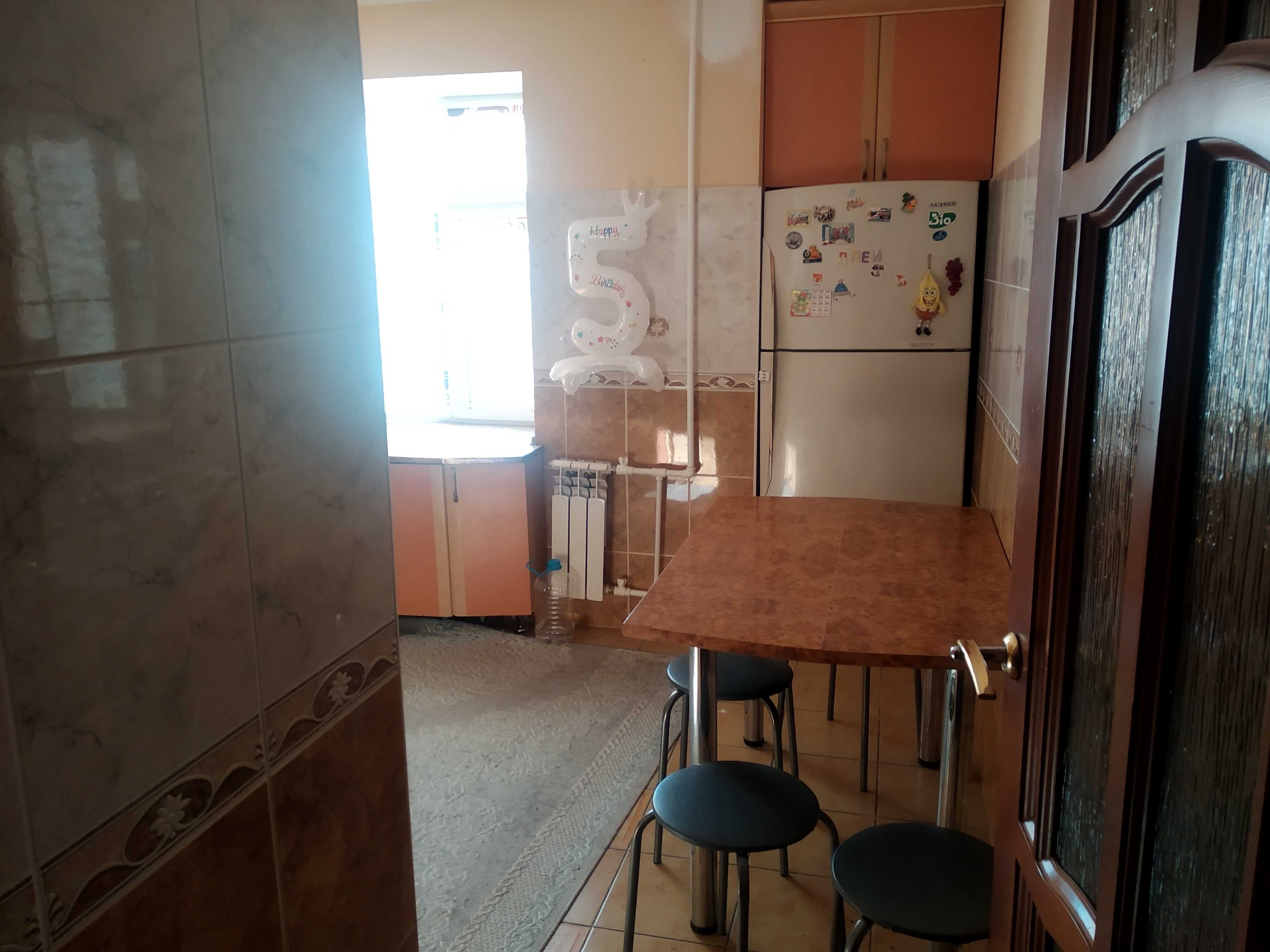 Продам 4-ех комнатную квартиру в районе центрального стадиона