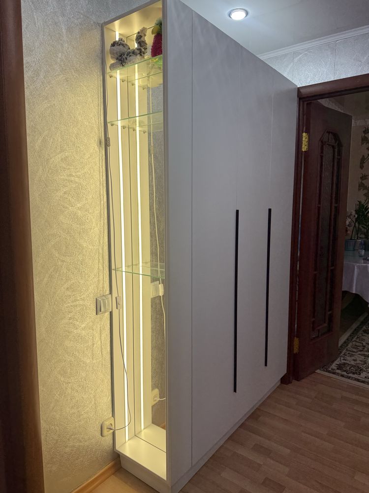 Продаю Шкаф для прихожей