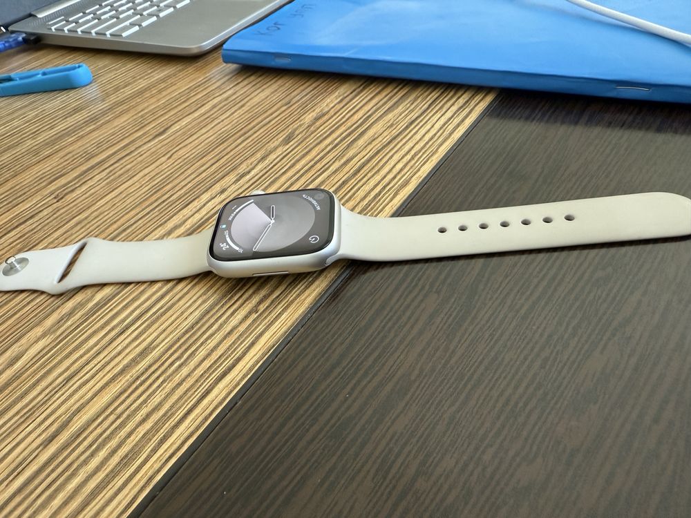 Apple whatch 9 45 mm