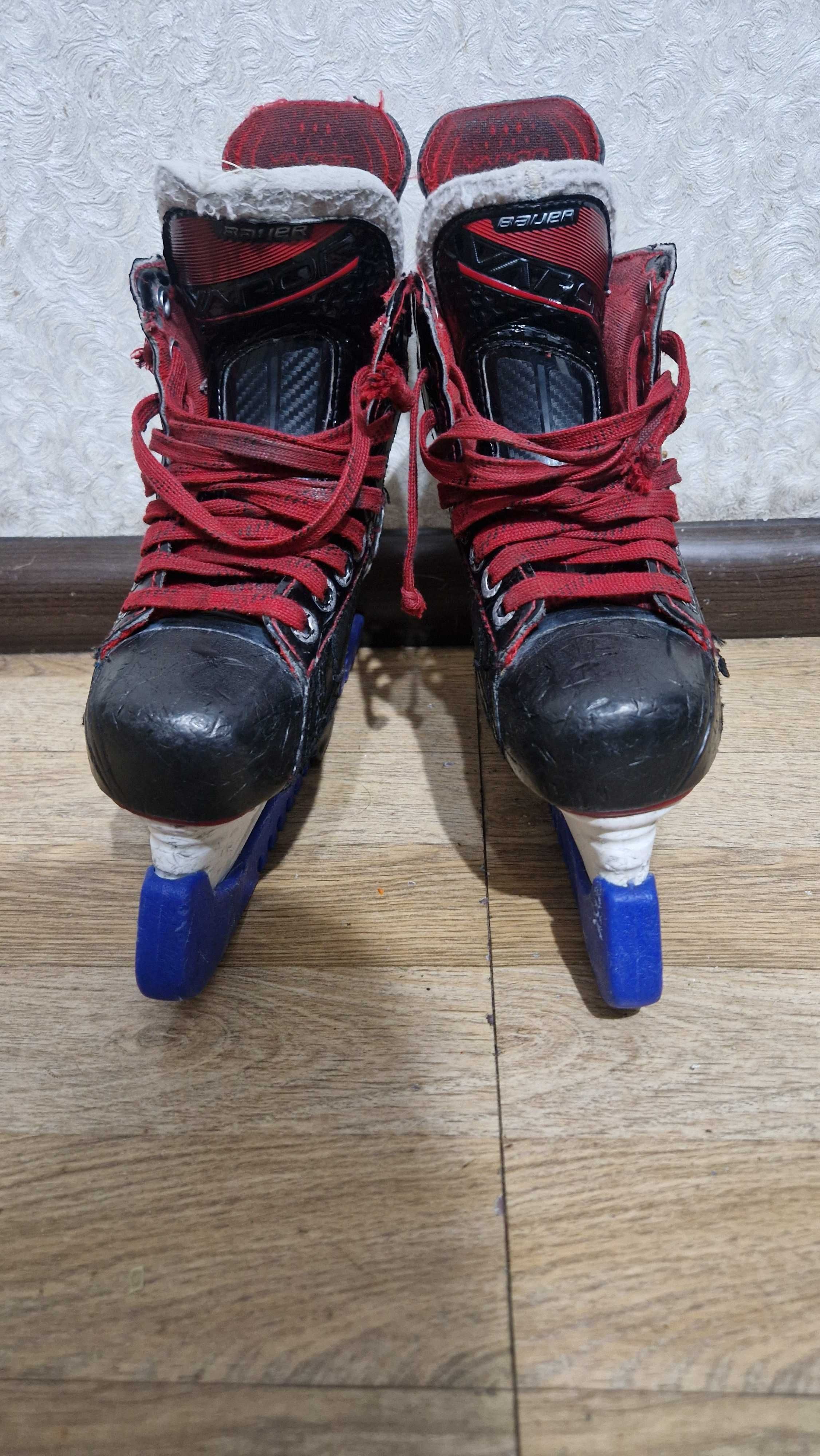 Продам детские  хоккейные полупрофессиональные коньки Bauer