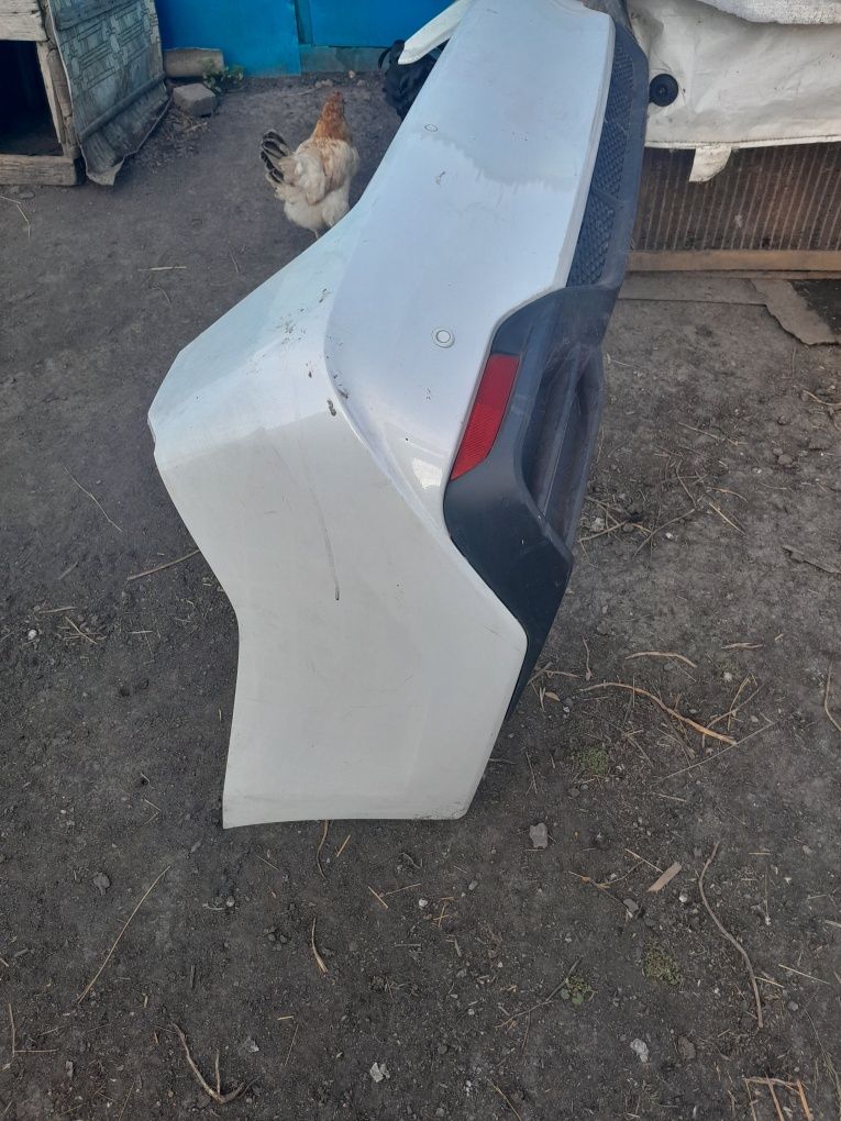 Продам бампер таета