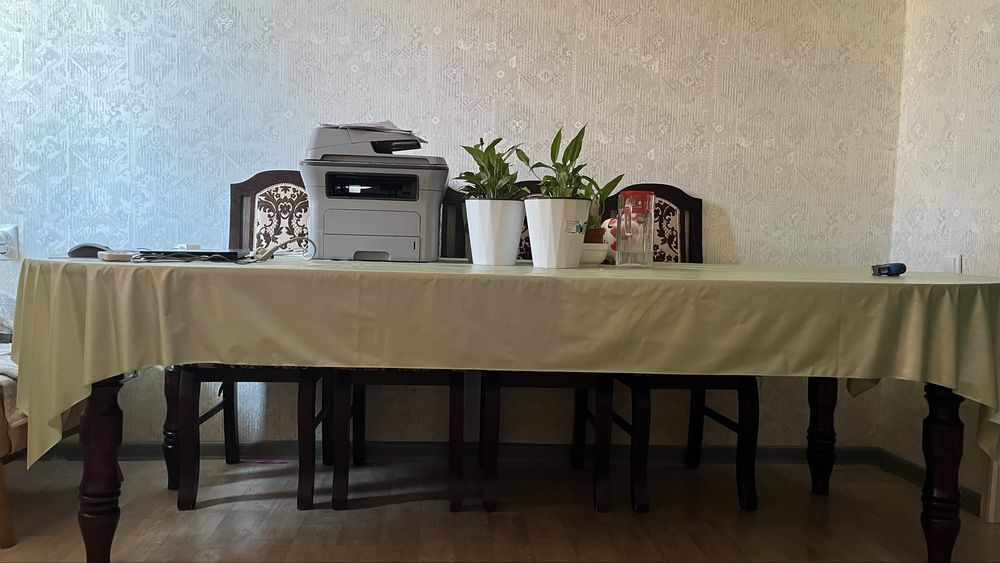 Продам стол без стулья. Состояние хорошое.