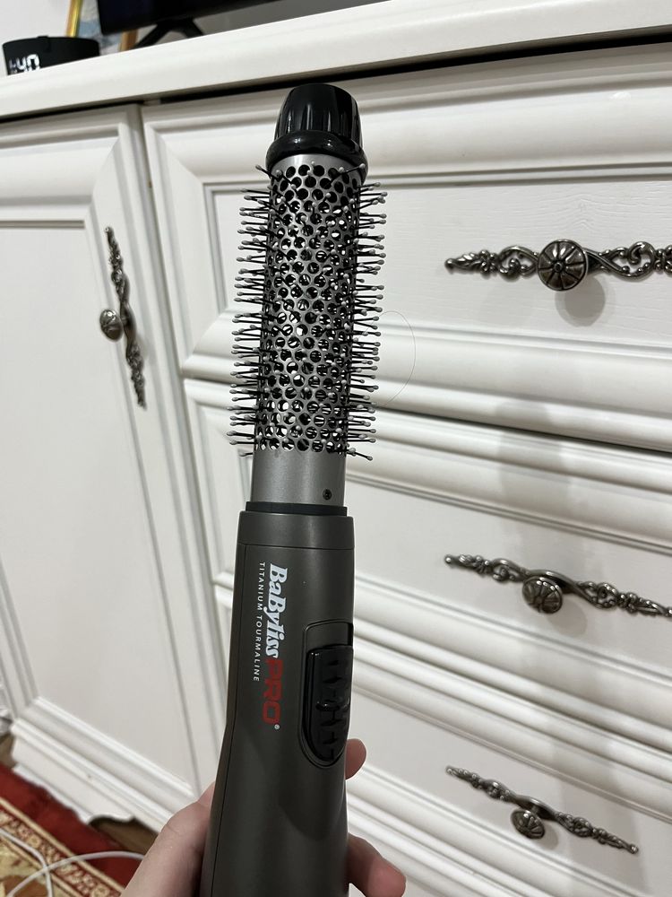 Фен-щетка Babyliss Pro