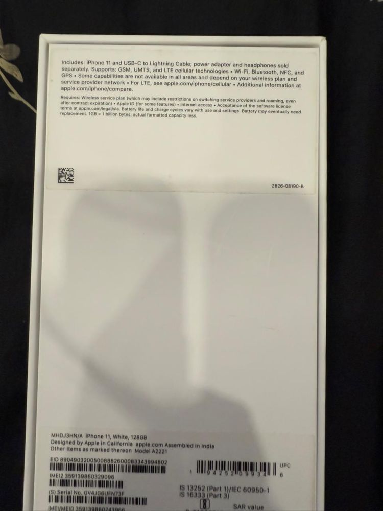 iPhone 11 телефон