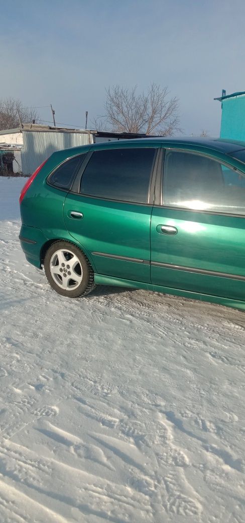 Ниссан Альмера Тино