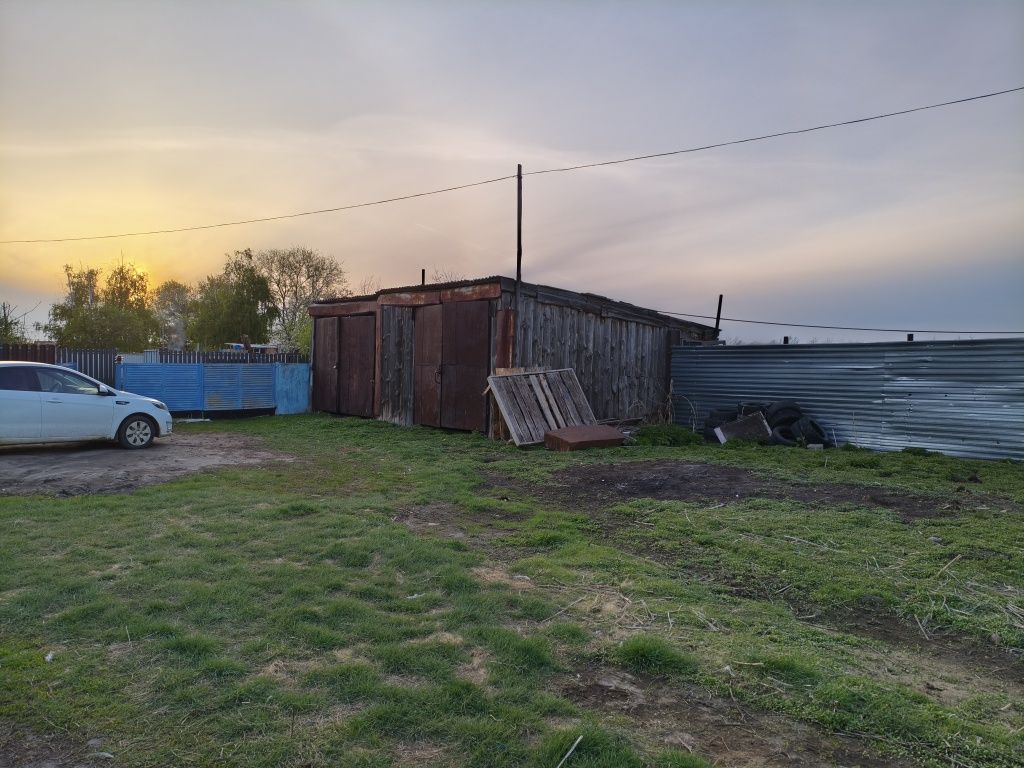 Продам дом в поселке Октябрьское Казахстанец