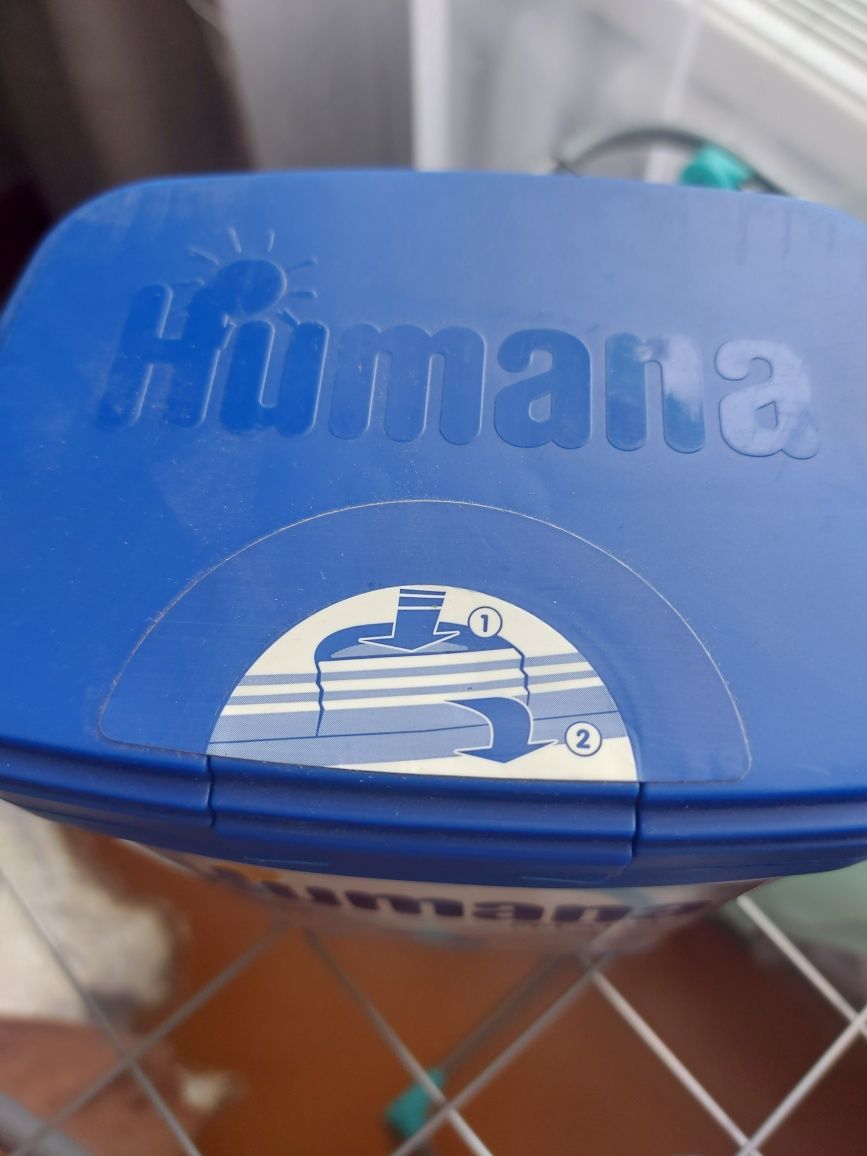 Продам детскую смесь Humana 2