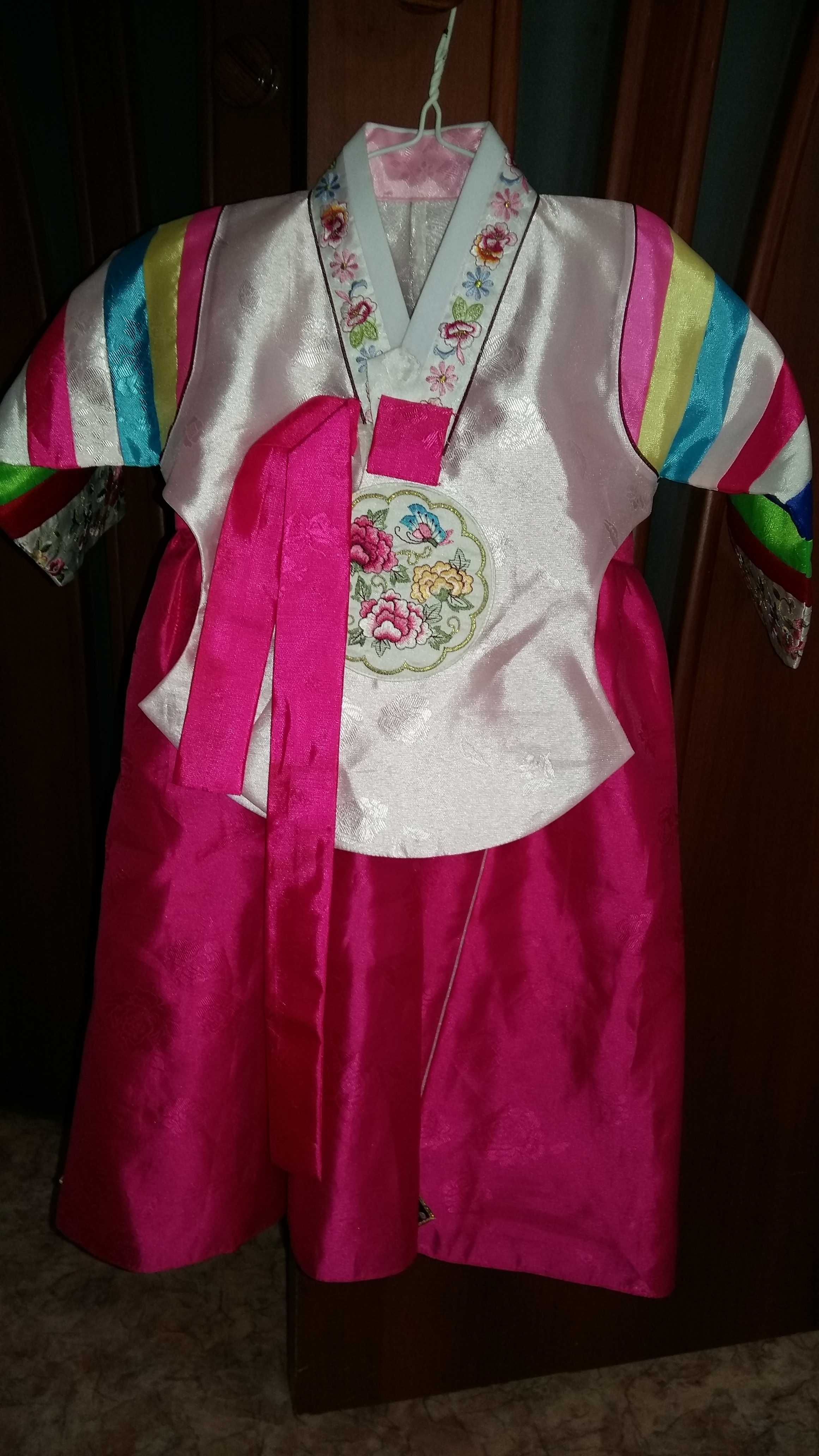 Продам корейские национальные  платья.Ханбок.Оригинал