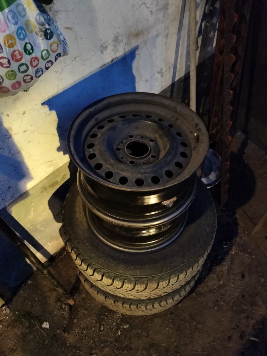 Продам диски с резиной r15