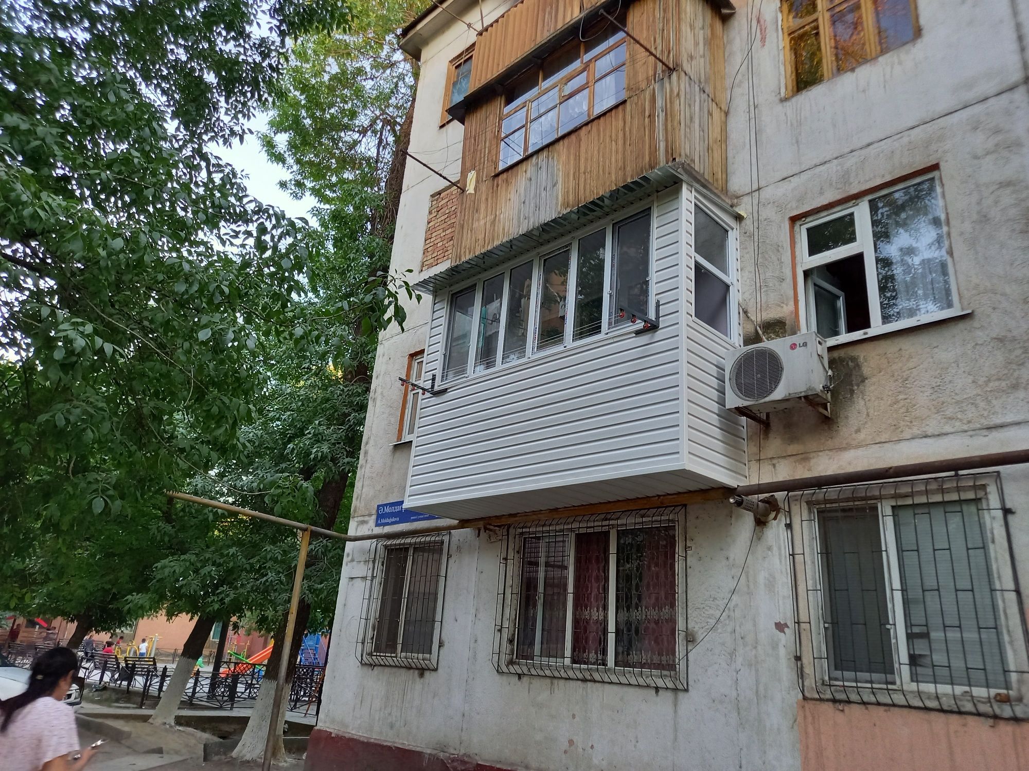Обшивка утепление  балконов  и лоджий