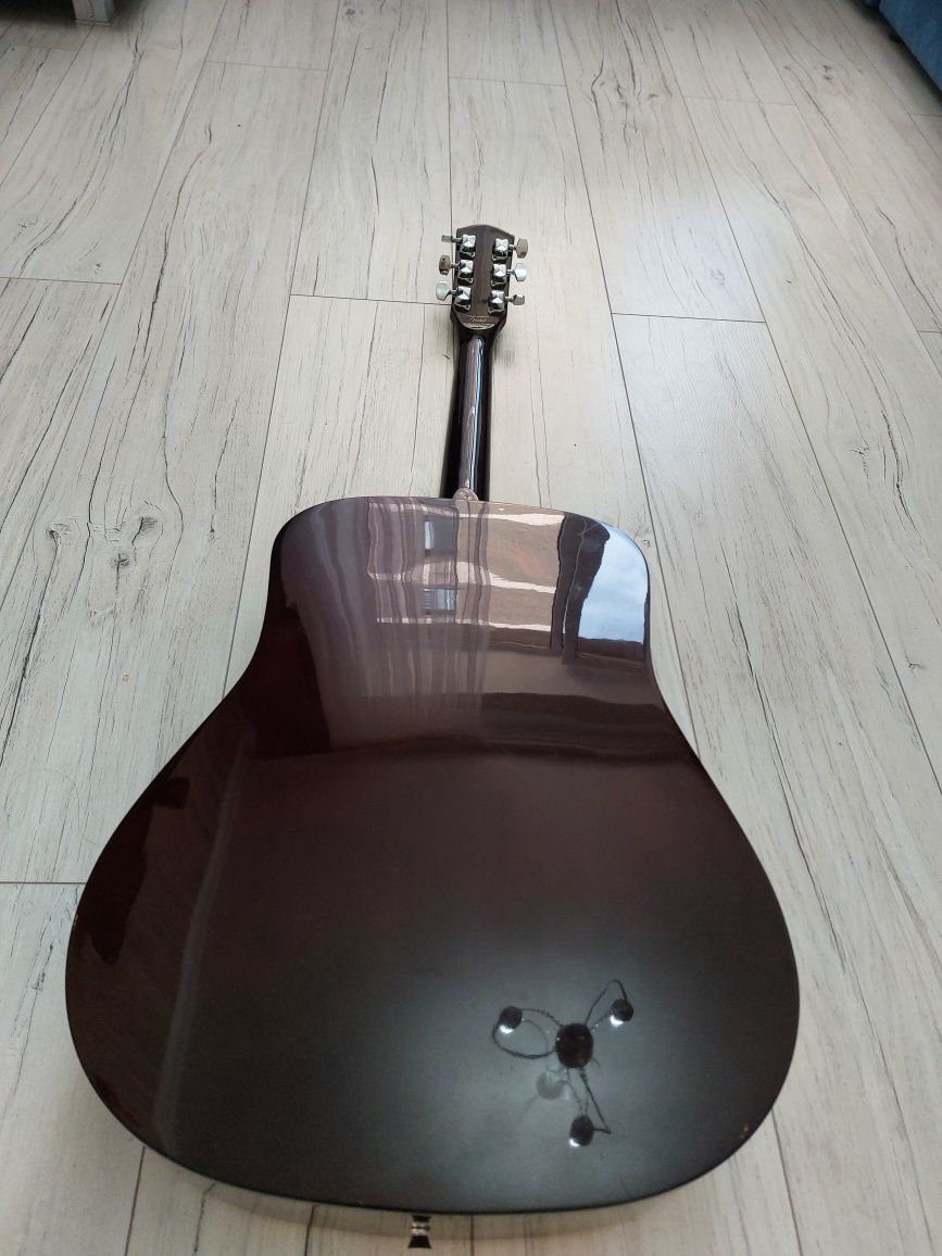 Продам акустическую гитару Fender