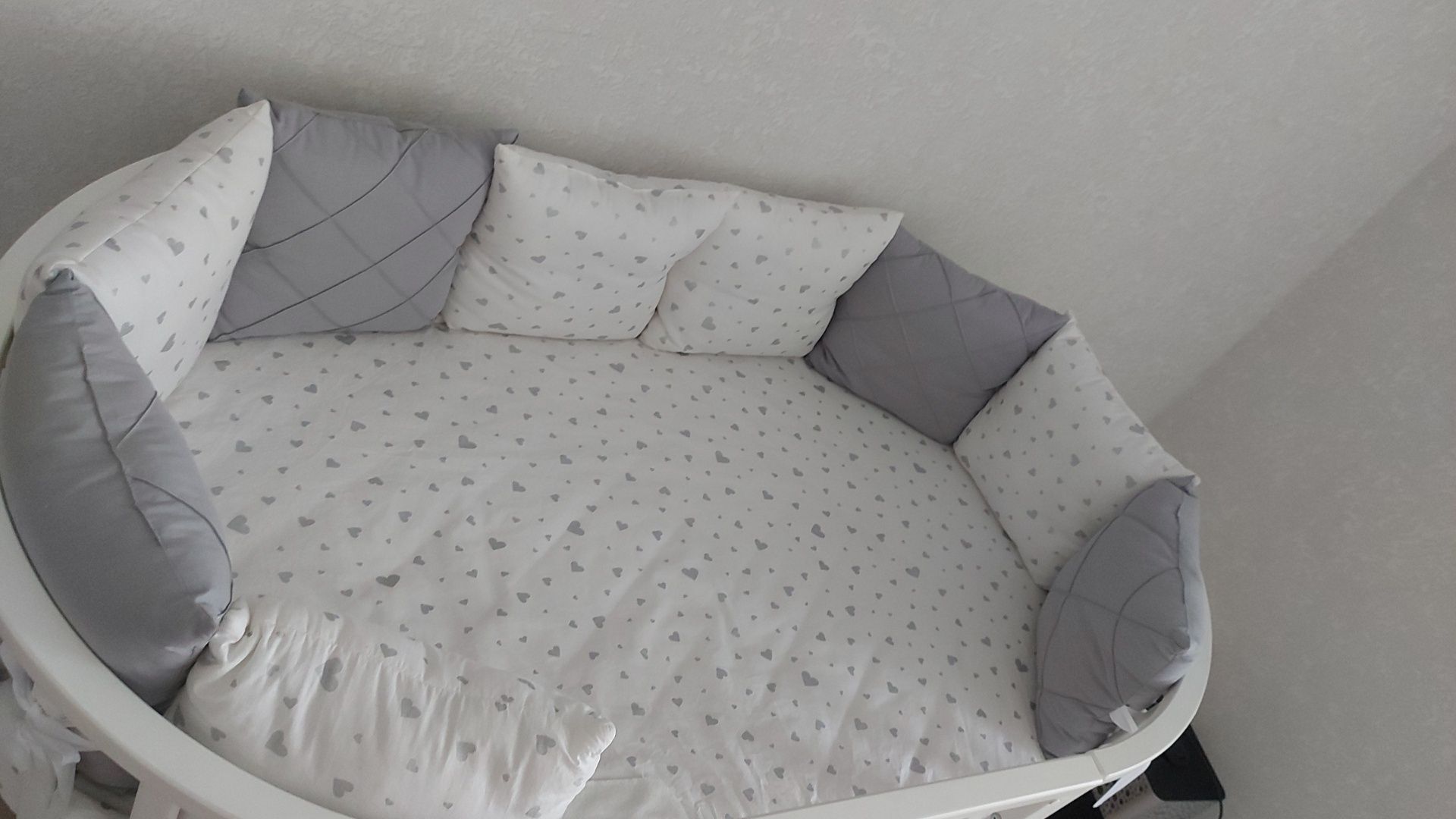 Продам  детский крават Манеж 9в1. Матрас и бортиками 12штук