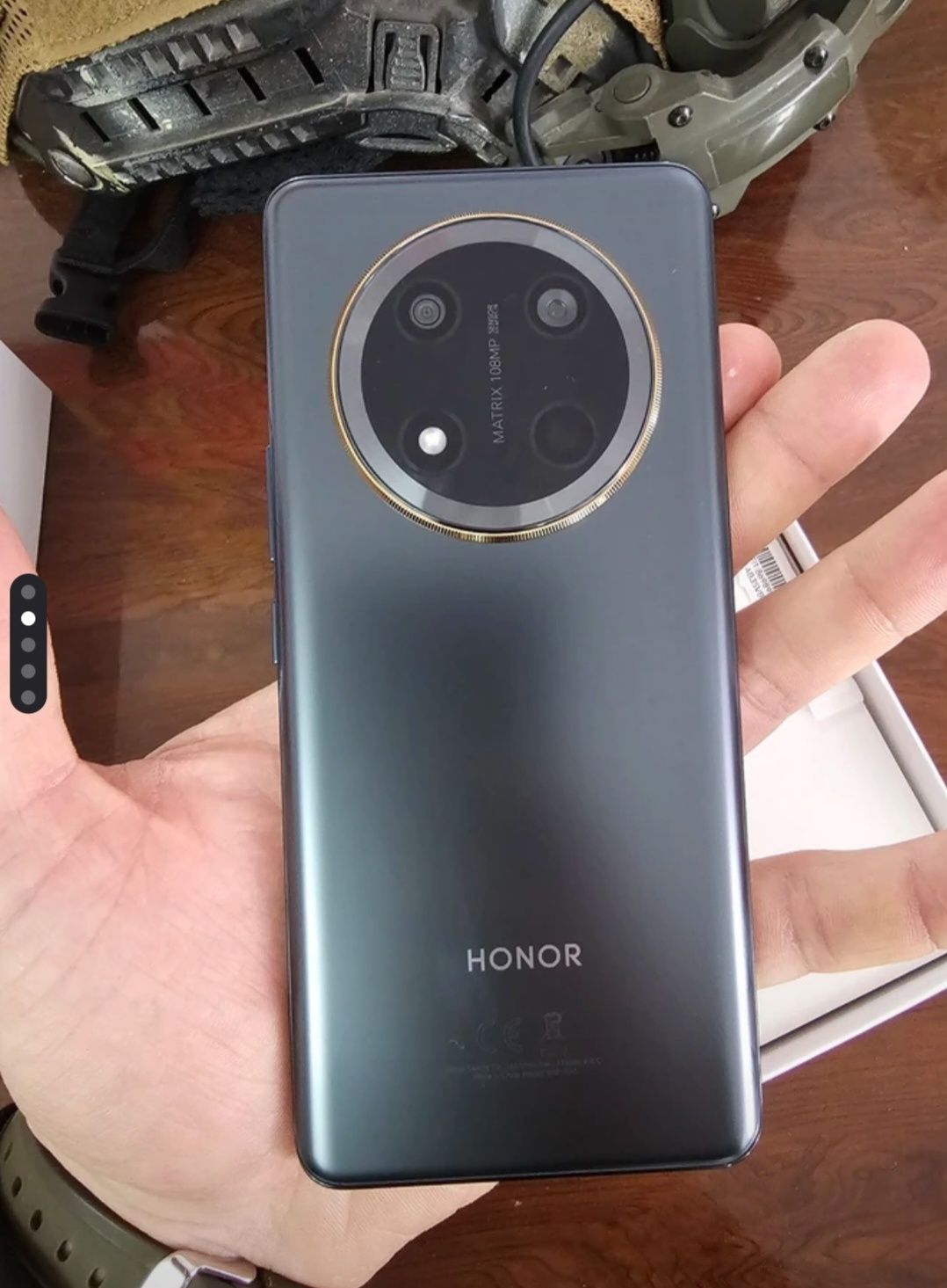 Honor x9c 256 оперативной памети озу 8 гб телефону пол года не биты