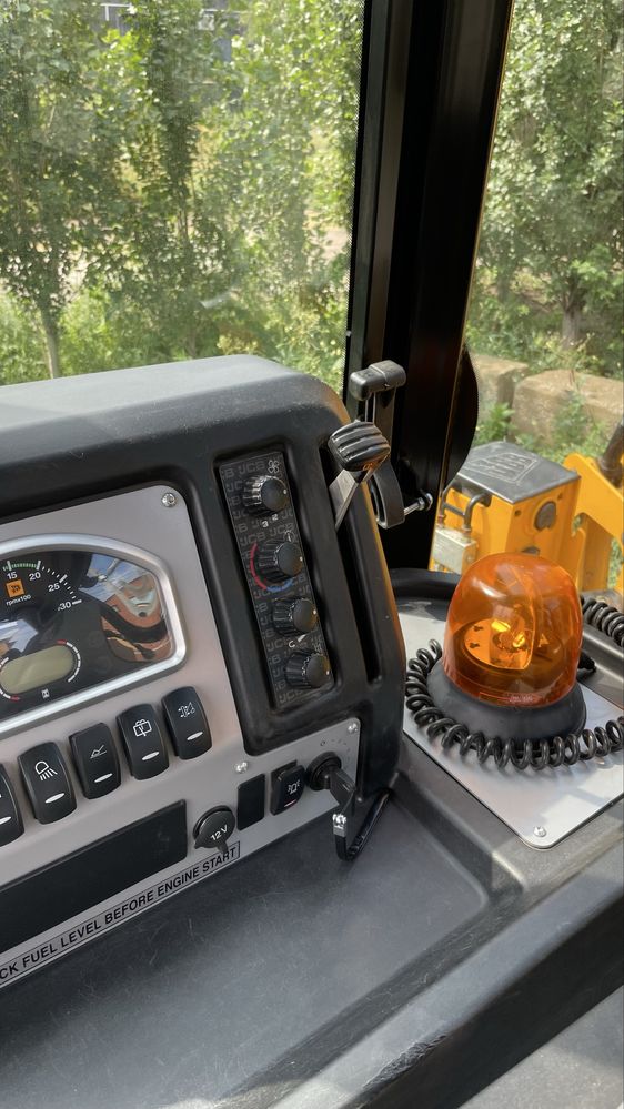 Продам эксковатор погрузчик JCB 3cx 2021 г/в.