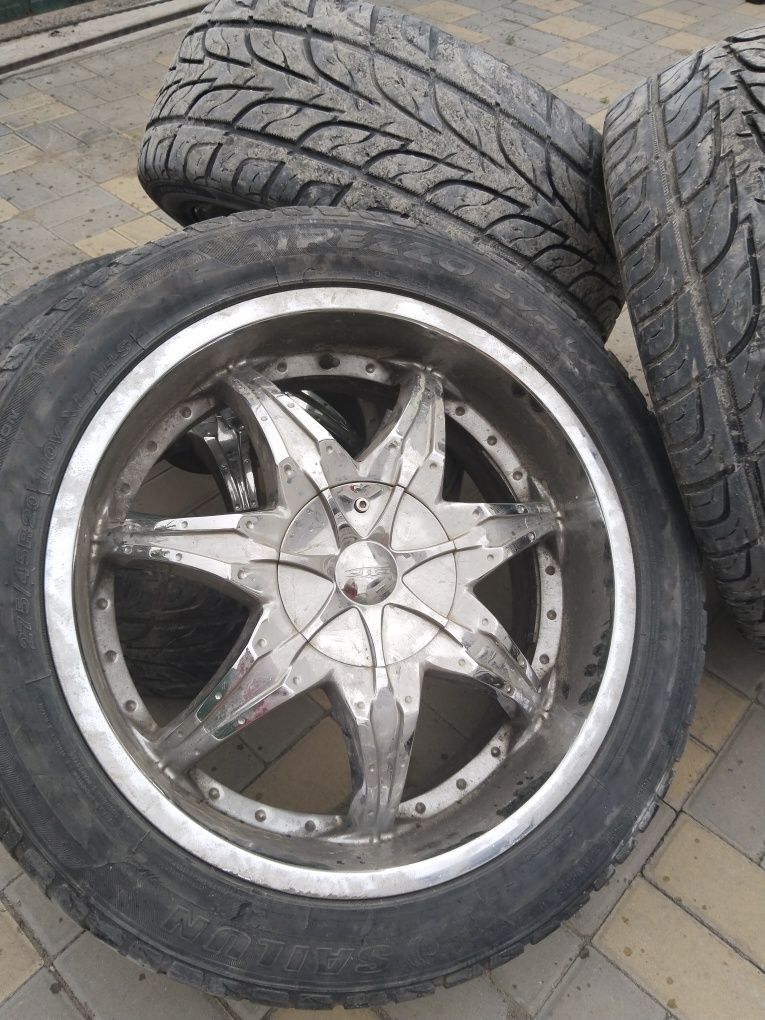 Диски с шинами. Колеса. Шины 275/45R20. Диски.