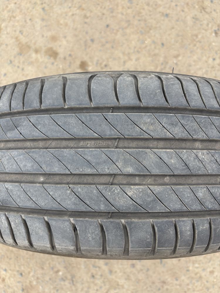 205/55 R16 продам БУ шины Мишлен