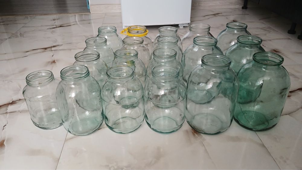 Продам банки 3 л 2л