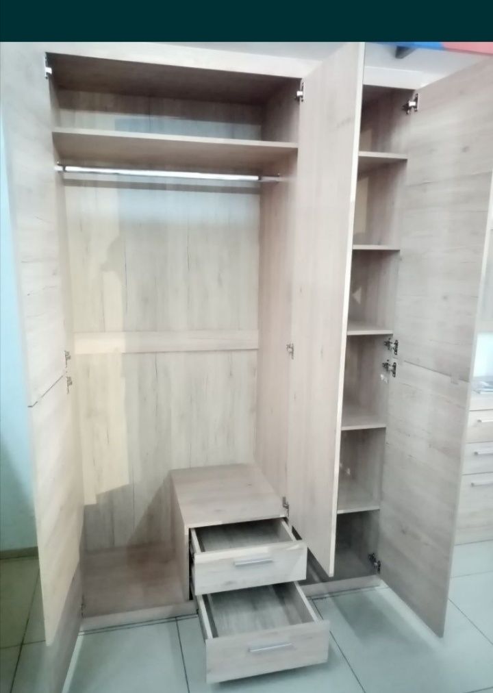 Продам шифоньер в отличном состоянии