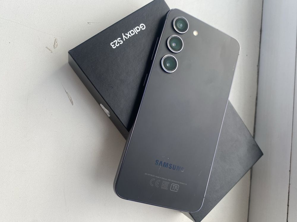 Продам срочно samsung s23 128gb
