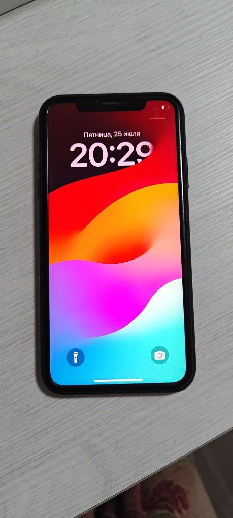 Продам IPhone XR