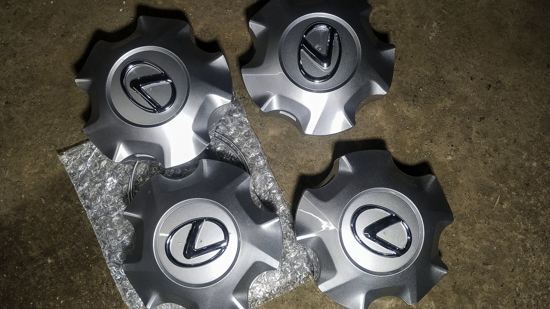 диски r20  r18 r17 lexus lx570 Land cruiser заглушки крышки колпачки