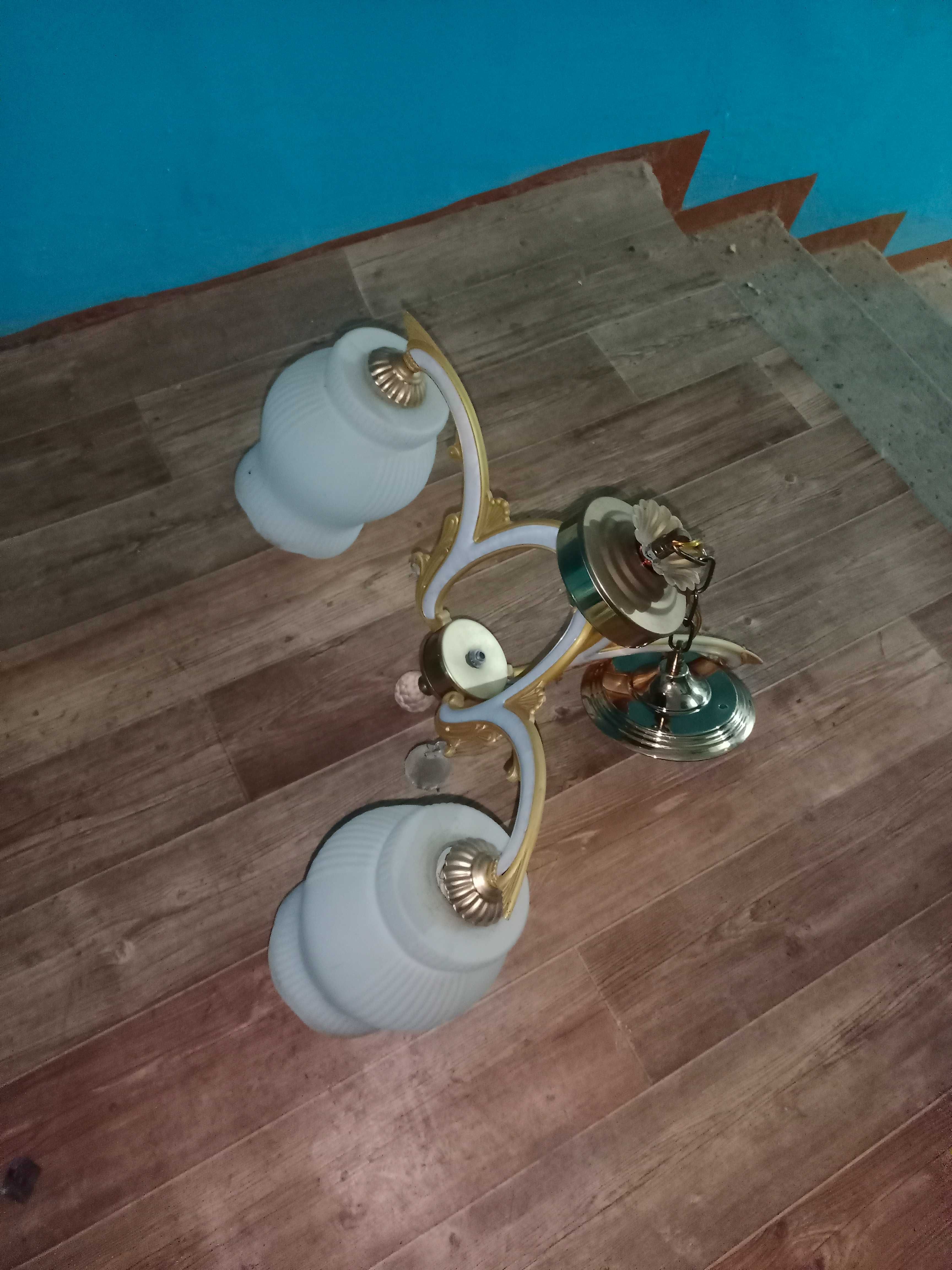 Продам люстры состояние хорошее