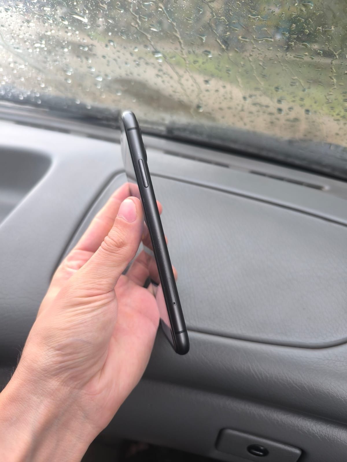 Iphone 11 в отличном состоянии