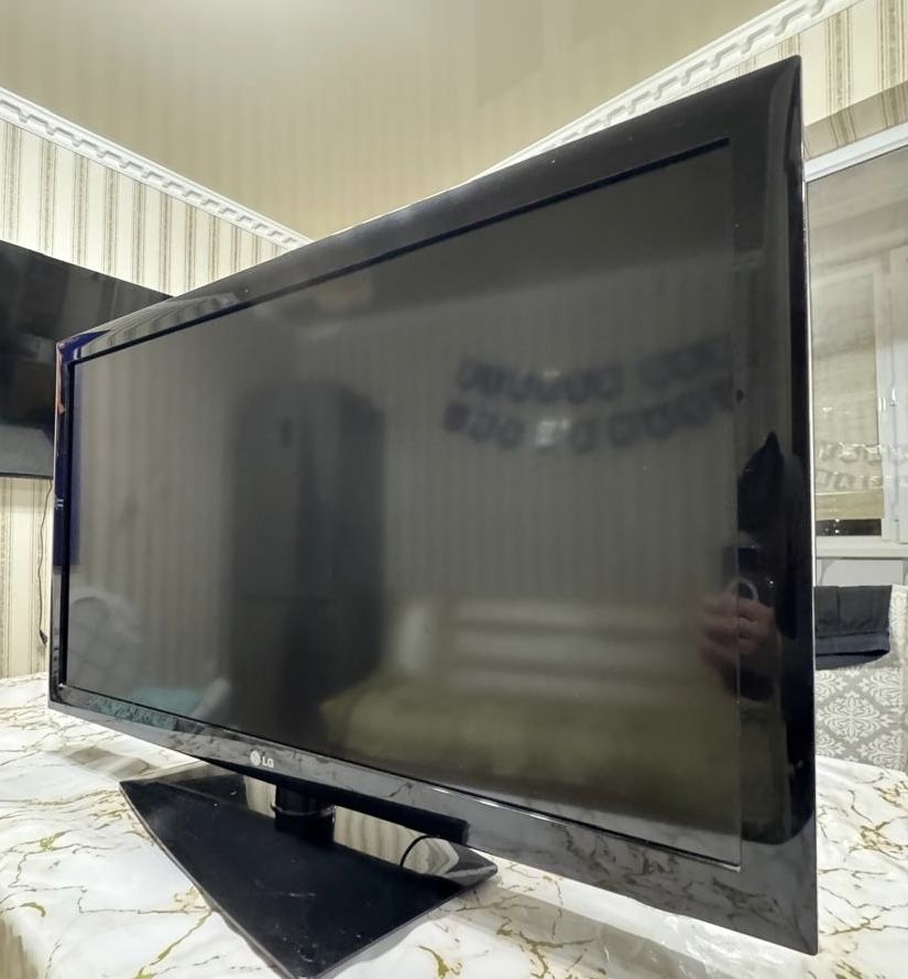 Продам телевизор LG