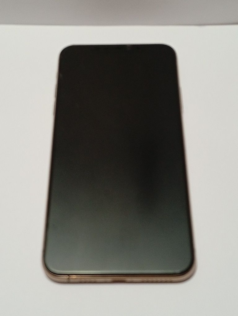 Продаю Iphone 11 pro Max