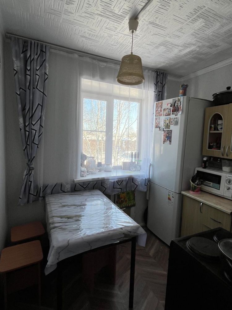 Продам 4 комнатную квартиру
