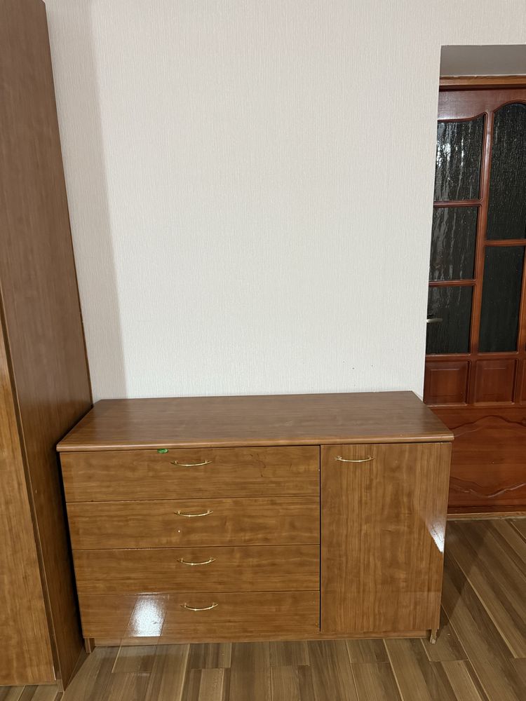 Продается спальный гарнитур