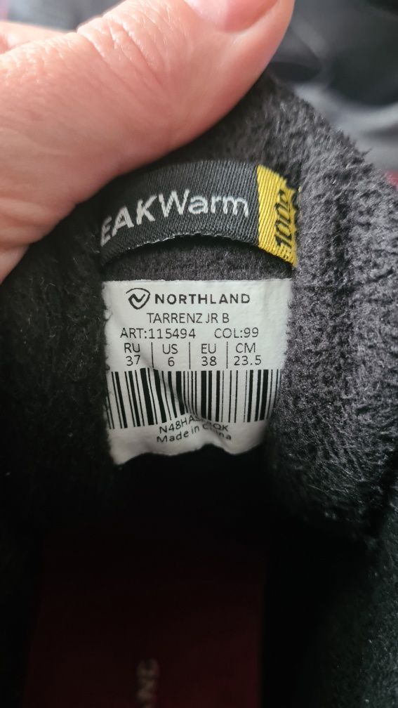 Продам зимние ботинки для мальчика