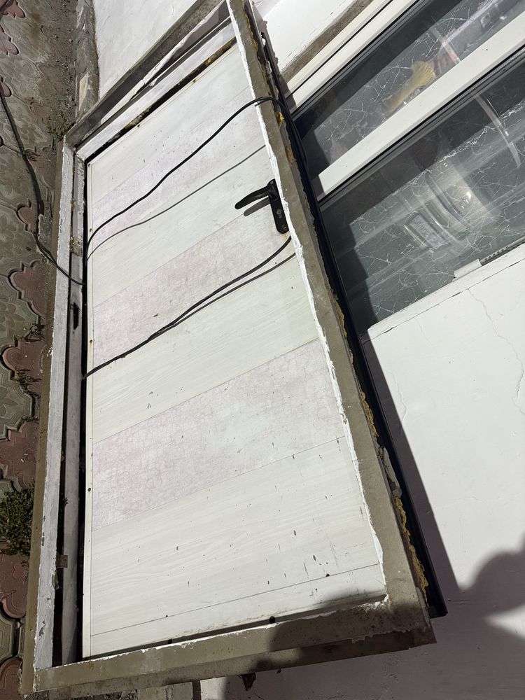 Продам входную дверь