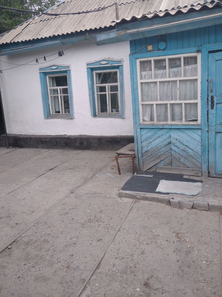 Продам дом в центре в районе бывшего базара Даубай